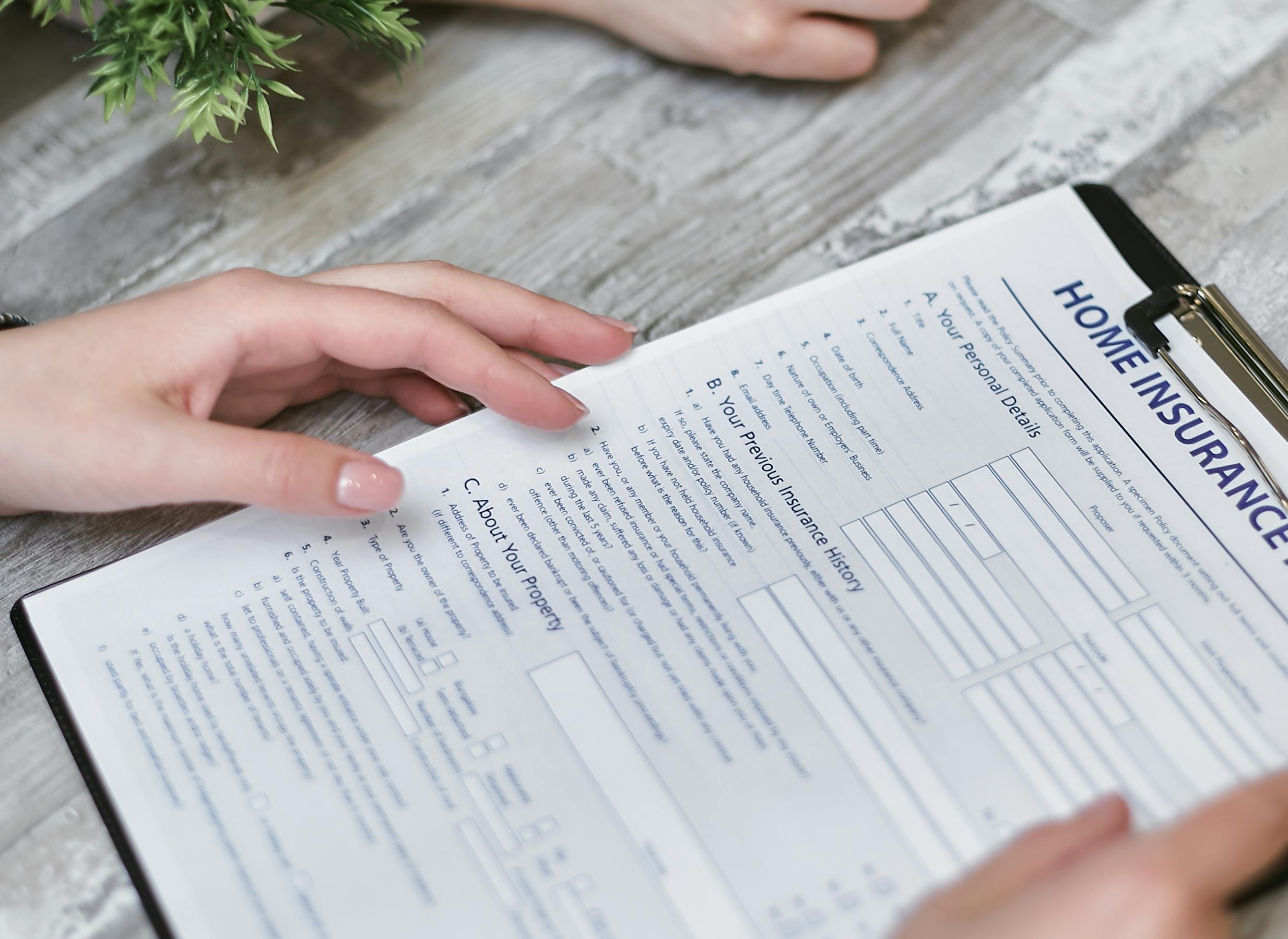 Protégez Votre Foyer : Guide sur l'Assurance Invalidité Hypothécaire
