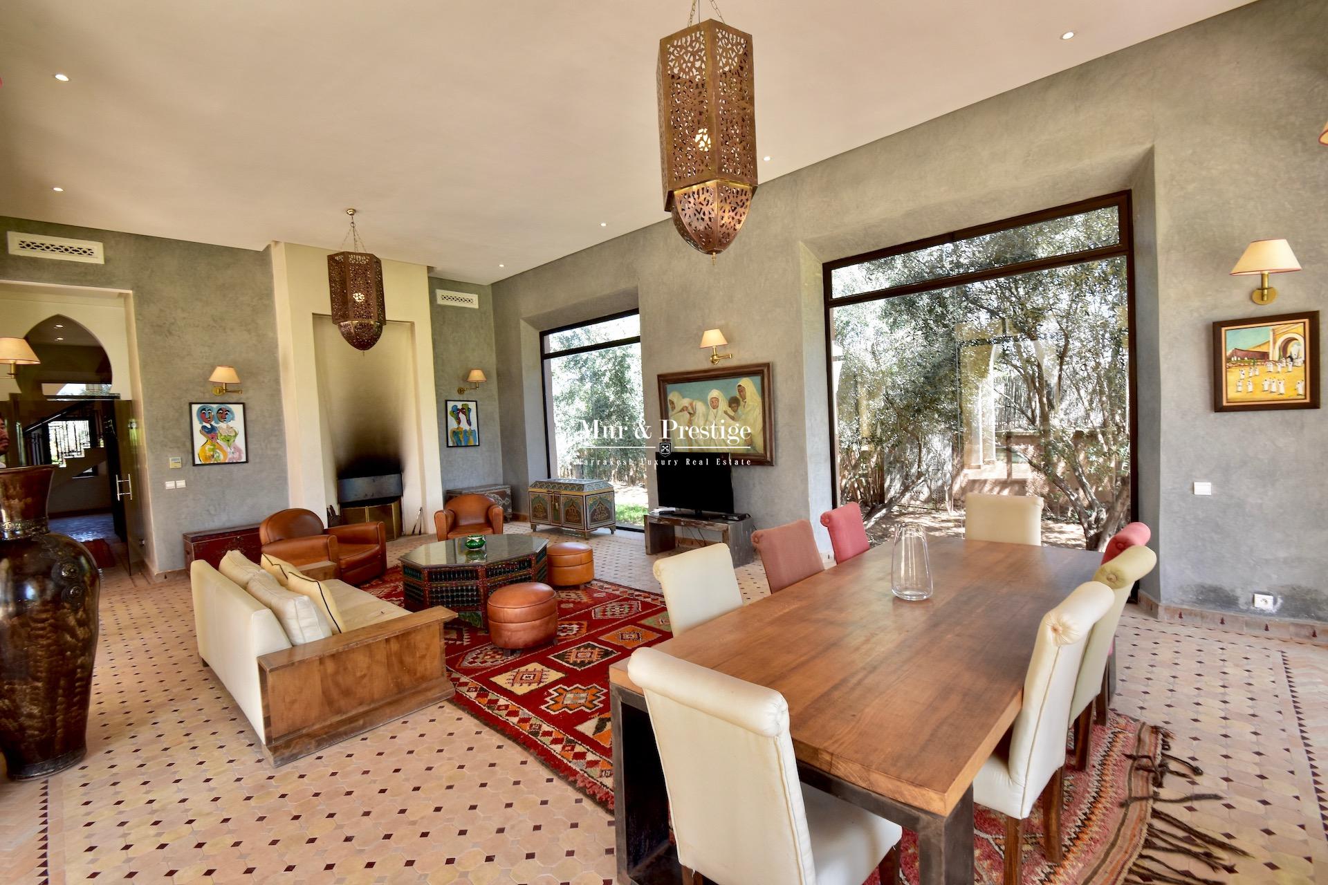 Villa à vendre à Marrakech – Agence Immobilière 