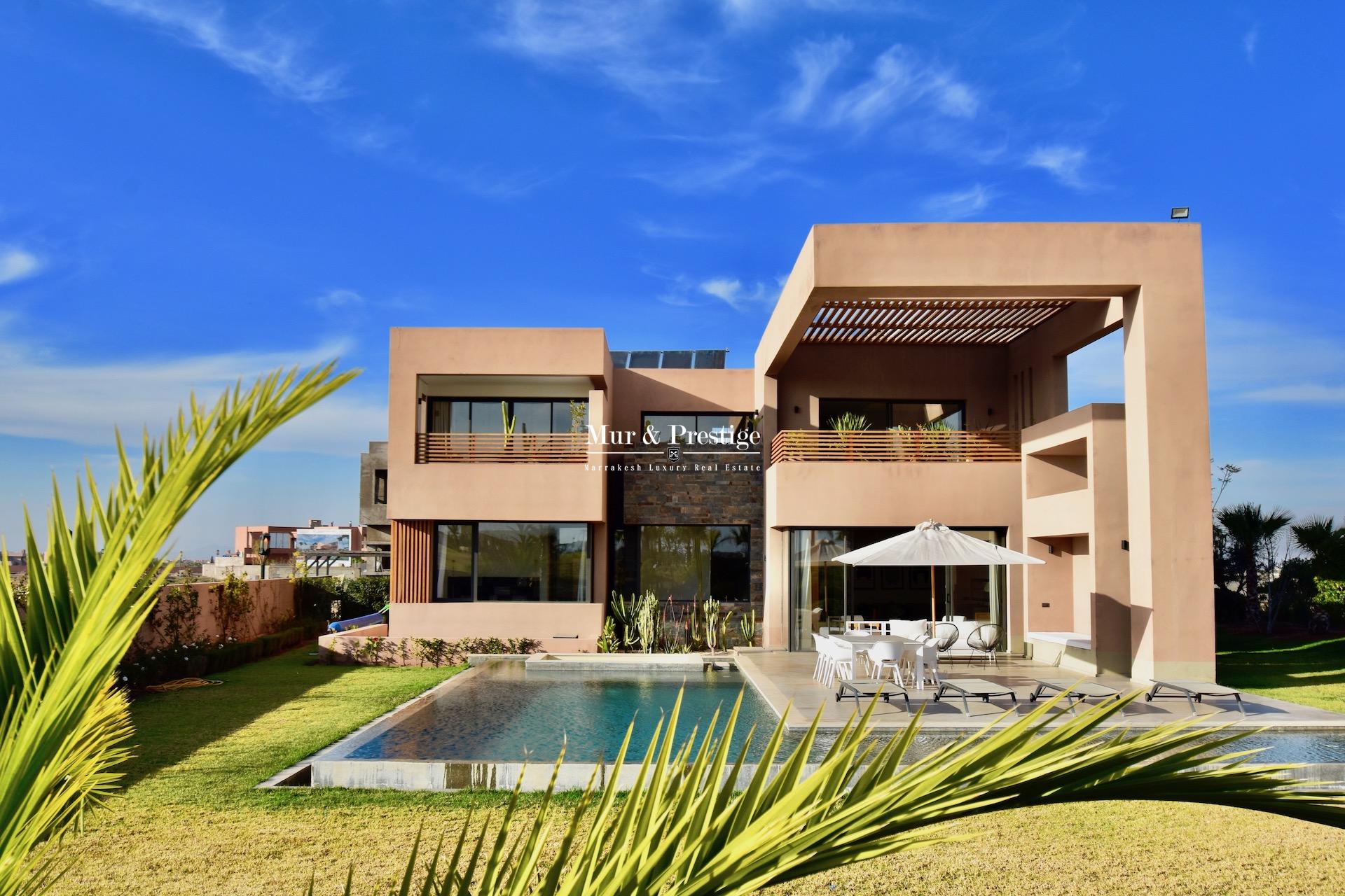 Agence immobilière Marrakech – Villa à vendre en front de golf à Amelkis 