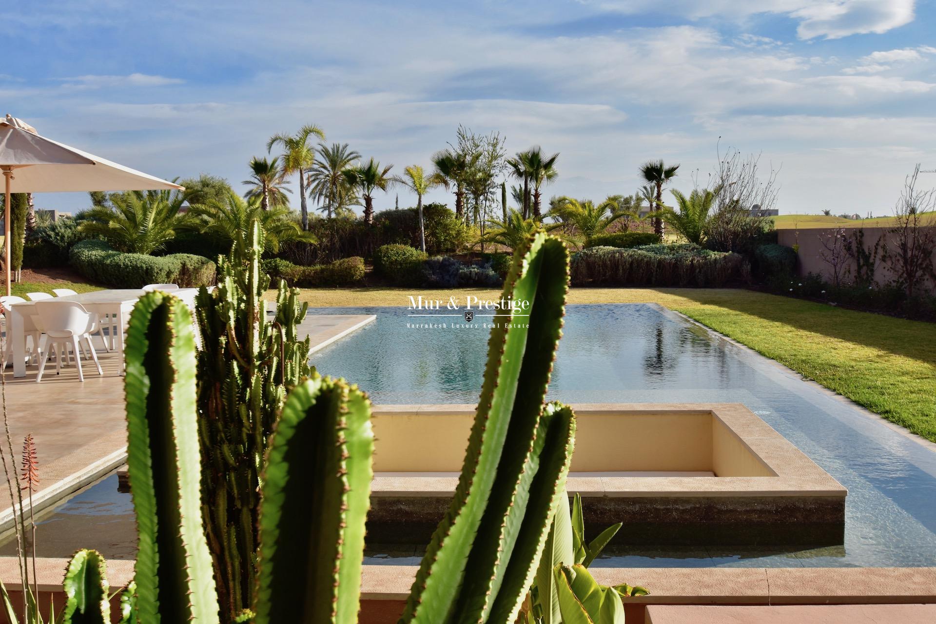 Agence immobilière Marrakech – Villa à vendre en front de golf à Amelkis 