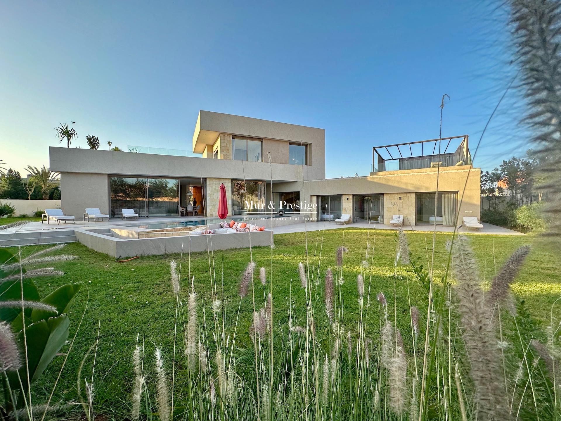 Maison moderne aux abords des Golfs
