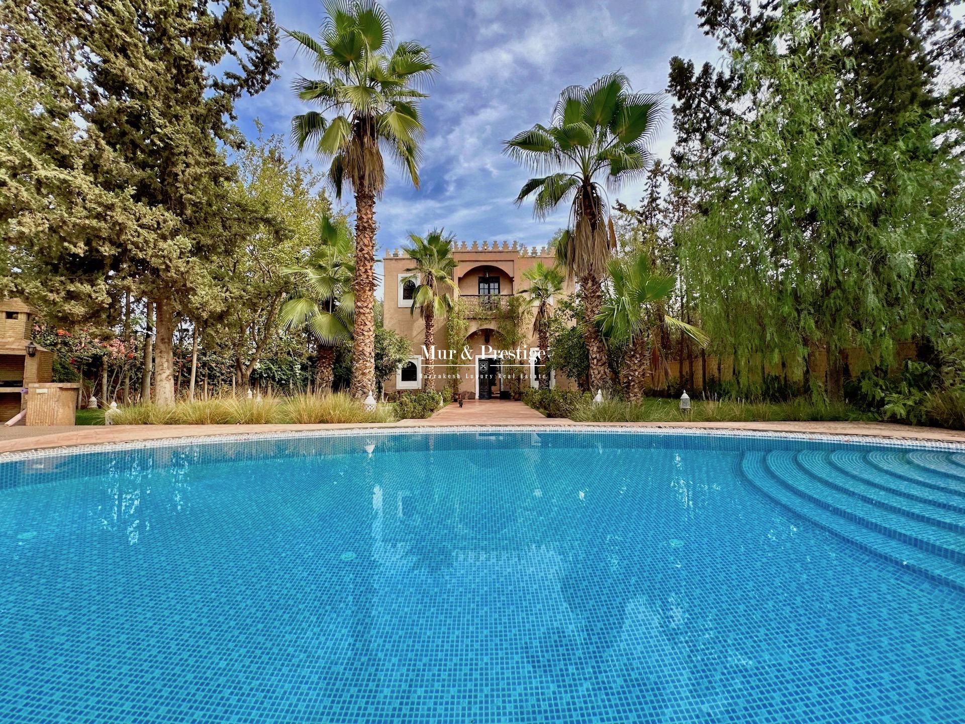 (Sans VNA) Villa-Riad aux allures de Kasbah à Vendre à Marrakech – Agence Immobilière 