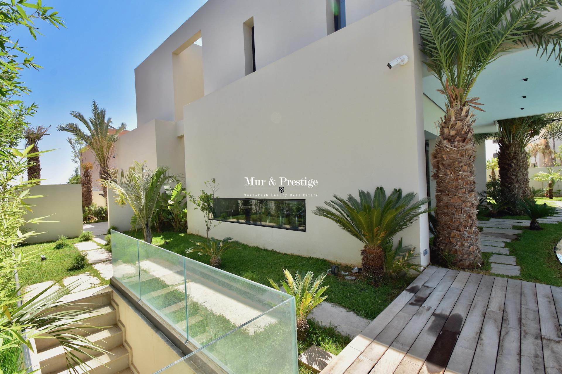 Agence Immobilière à Marrakech - Maison en Front de Golf à Vendre