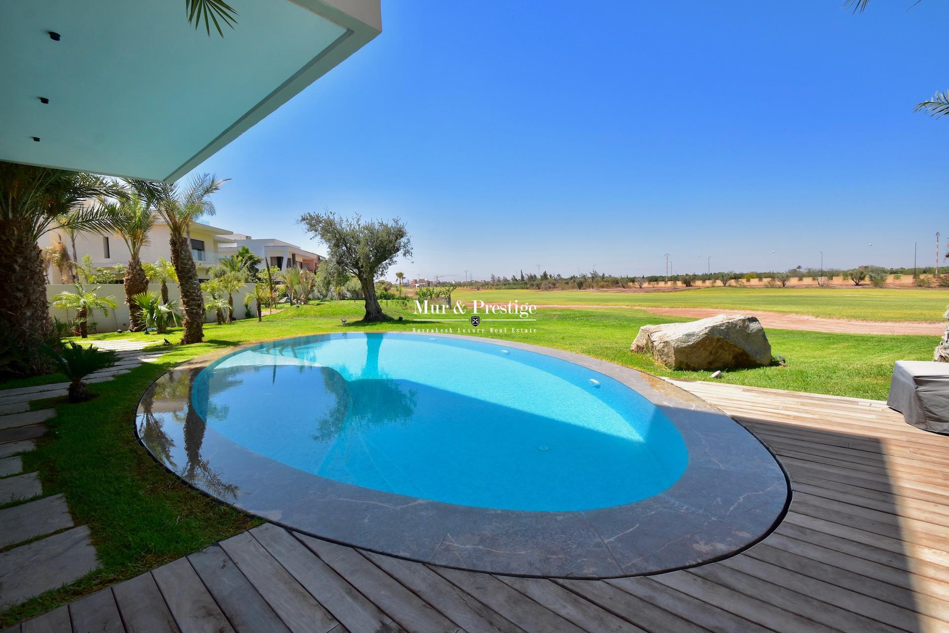 Agence Immobilière à Marrakech - Maison en Front de Golf à Vendre