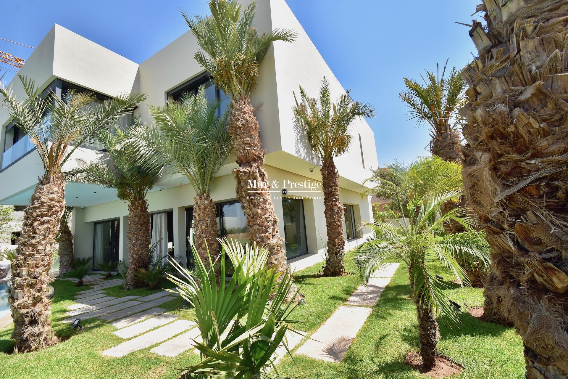 Agence Immobilière à Marrakech - Maison en Front de Golf à Vendre