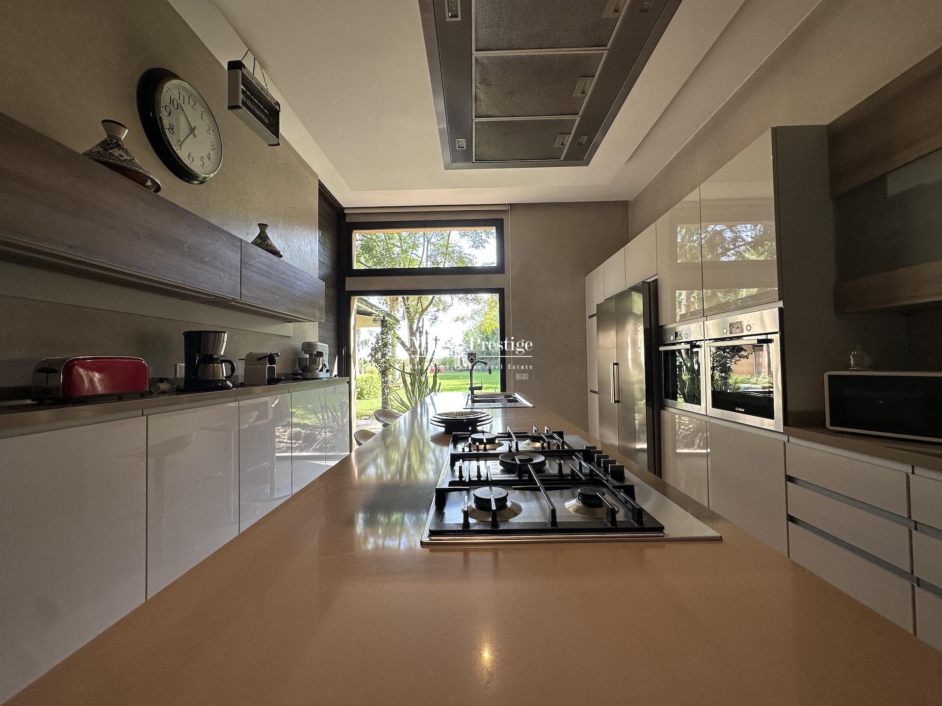 AL MAADEN – Maison en Front de Golf à Vendre