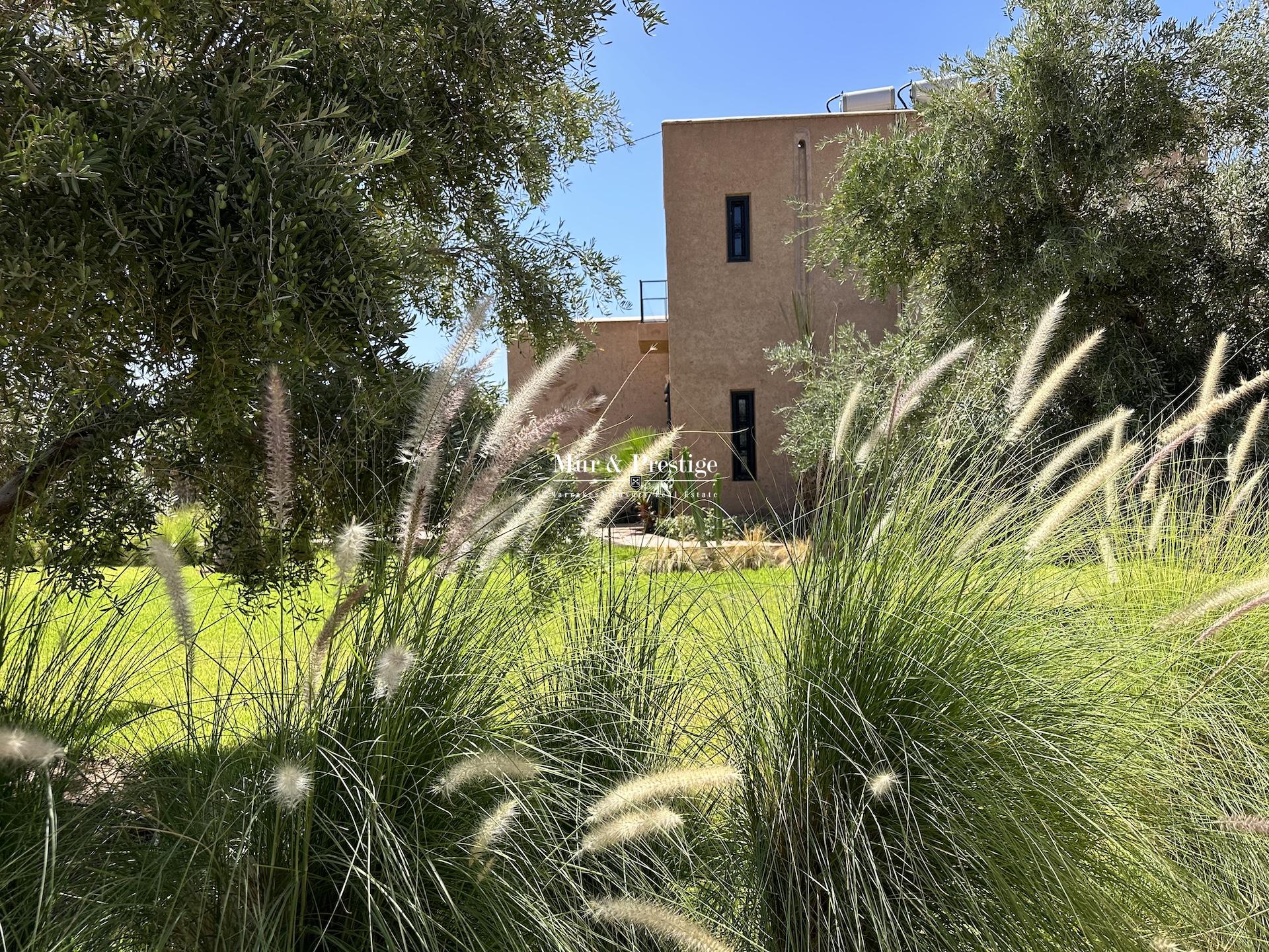 Maison de 8 Chbres à Vendre (Sans VNA)