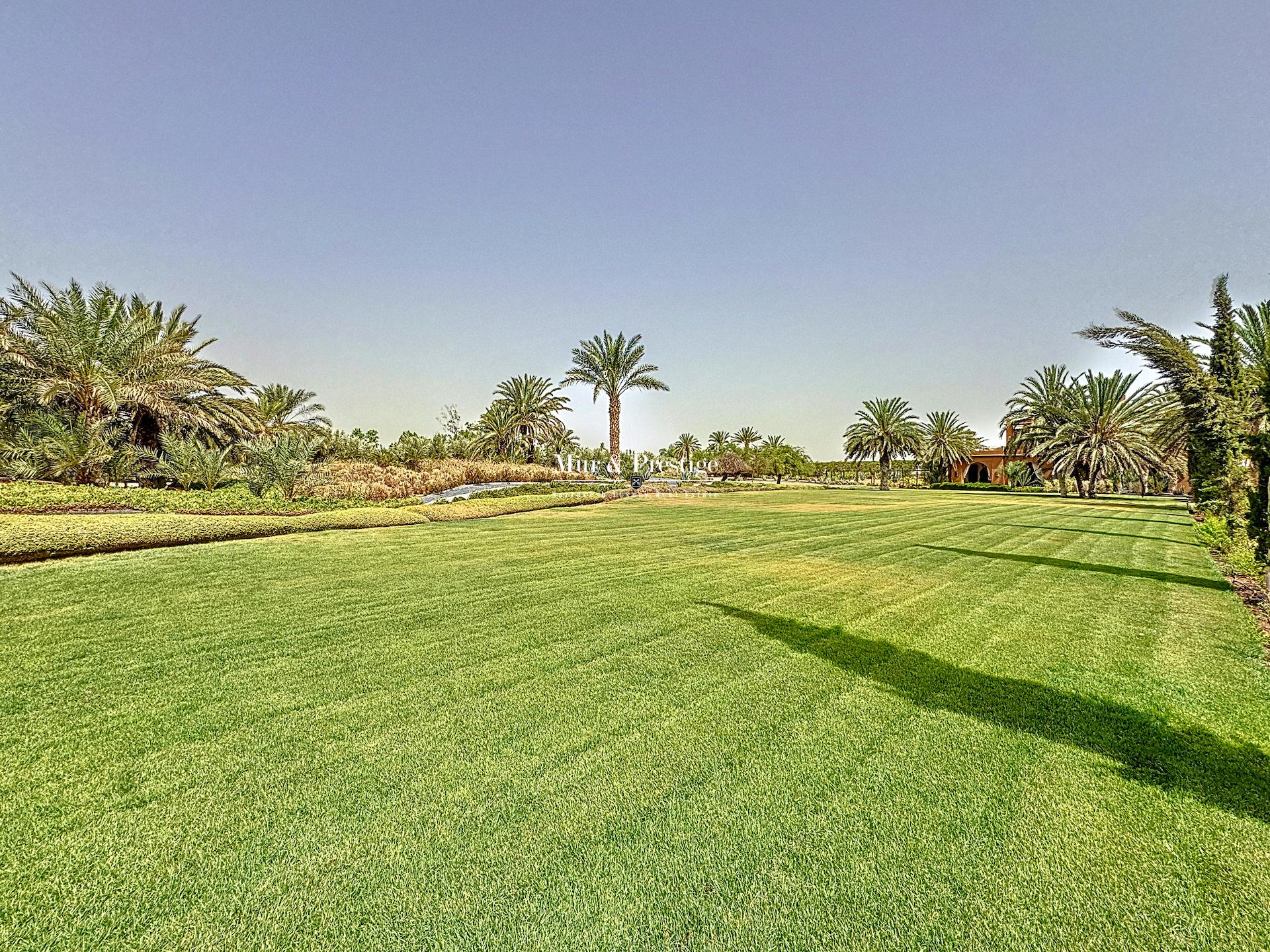 Palais Marocain sur 4 hectares dans la Palmeraie