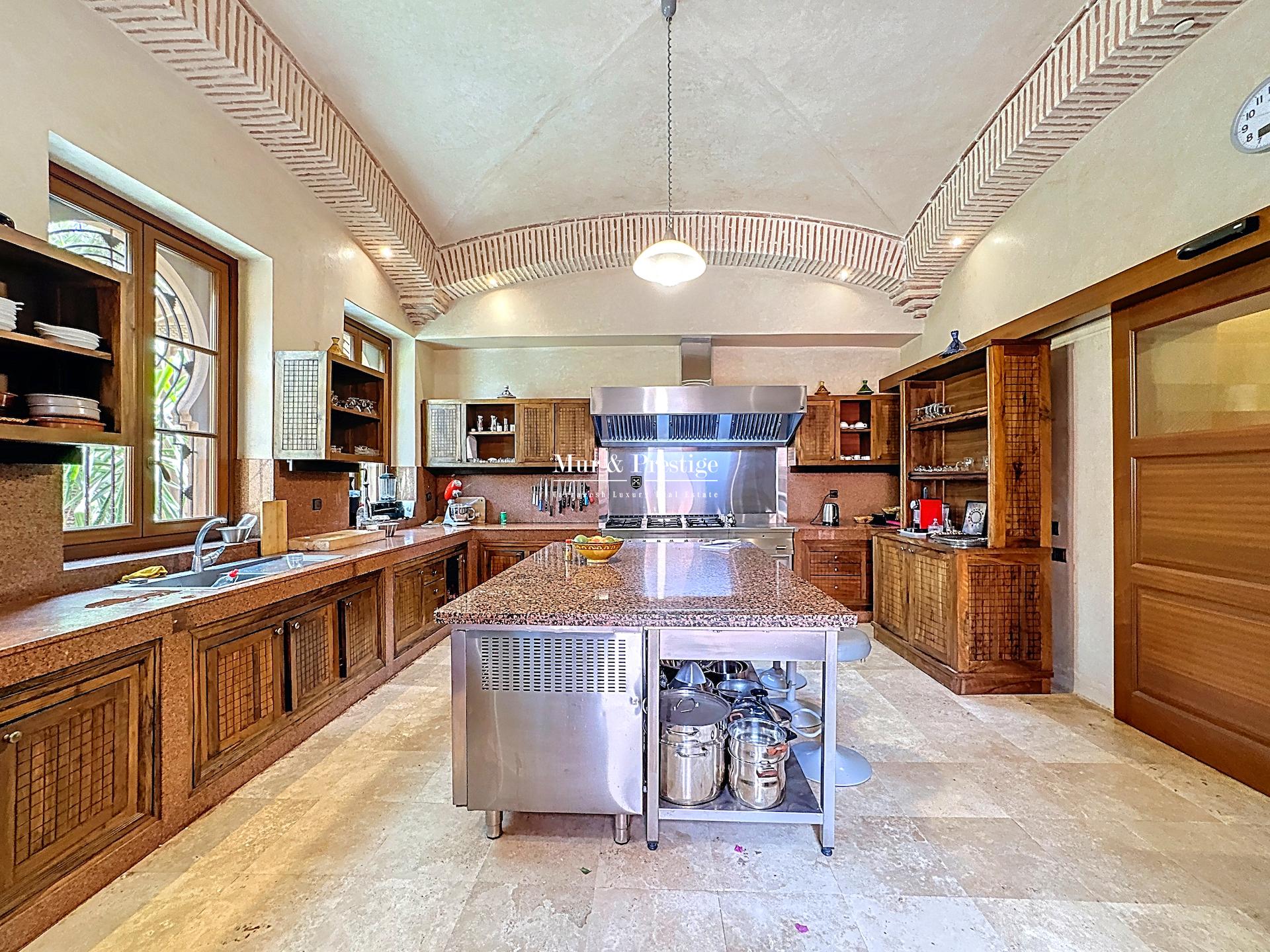 Palais Marocain sur 4 hectares dans la Palmeraie