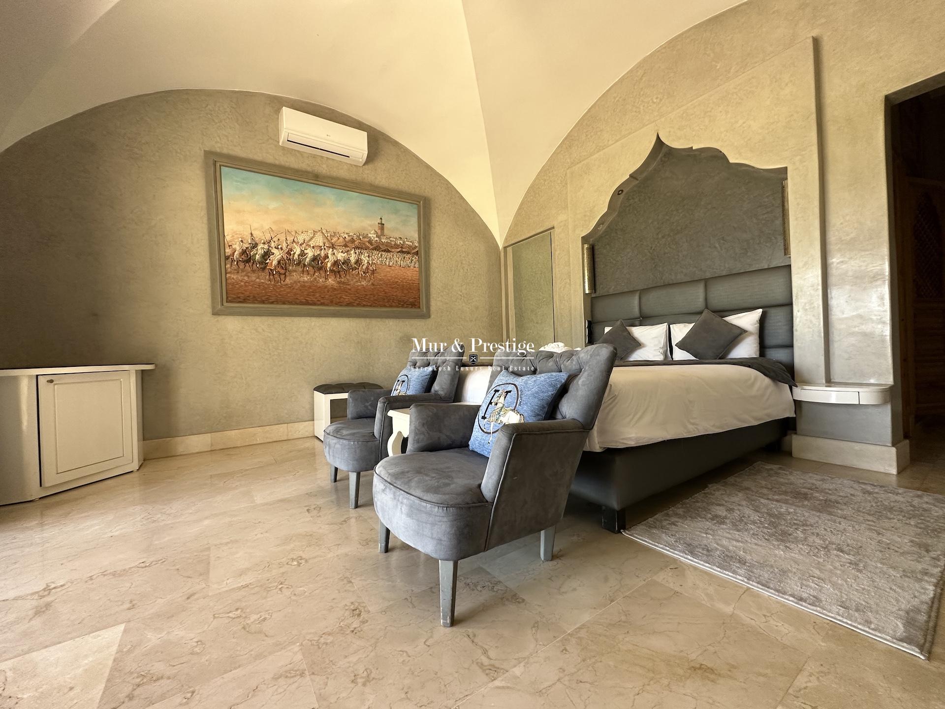 Maison d’Hôtes de 14 Chambres à Vendre