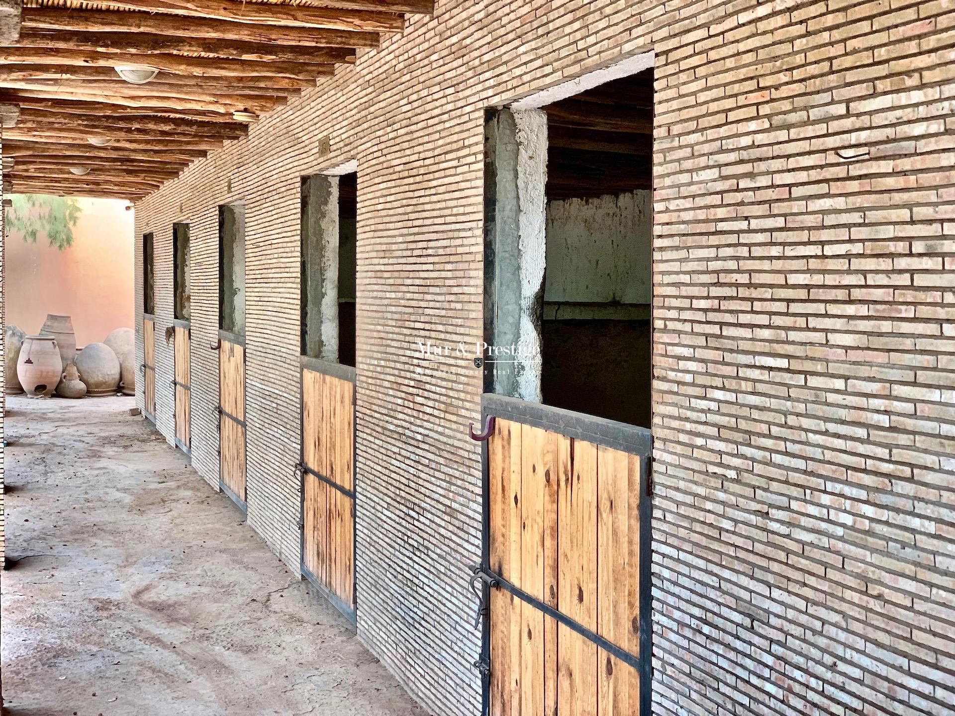 Propriété avec carrière et box à chevaux à vendre à Marrakech