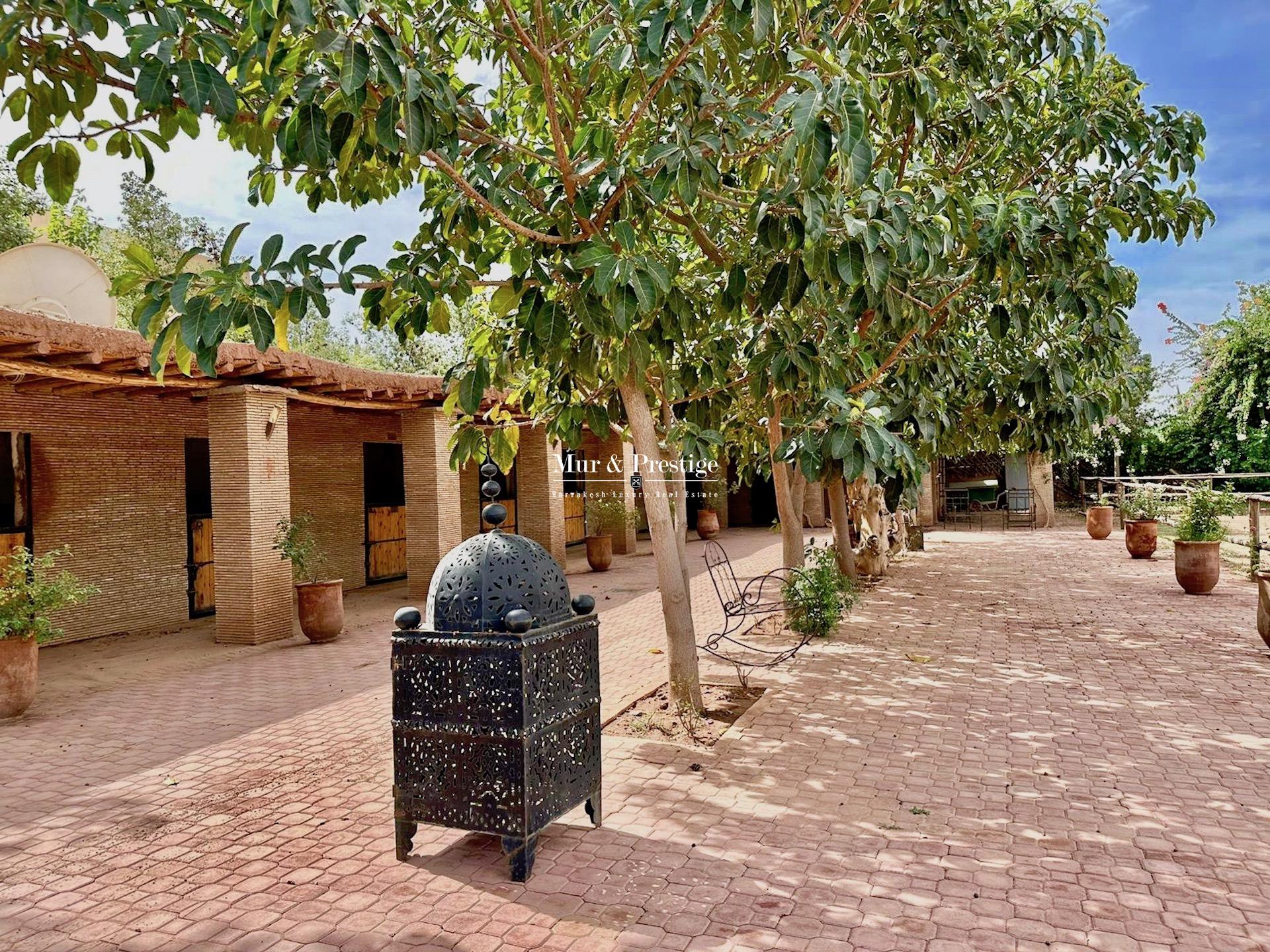 Propriété avec carrière et box à chevaux à vendre à Marrakech