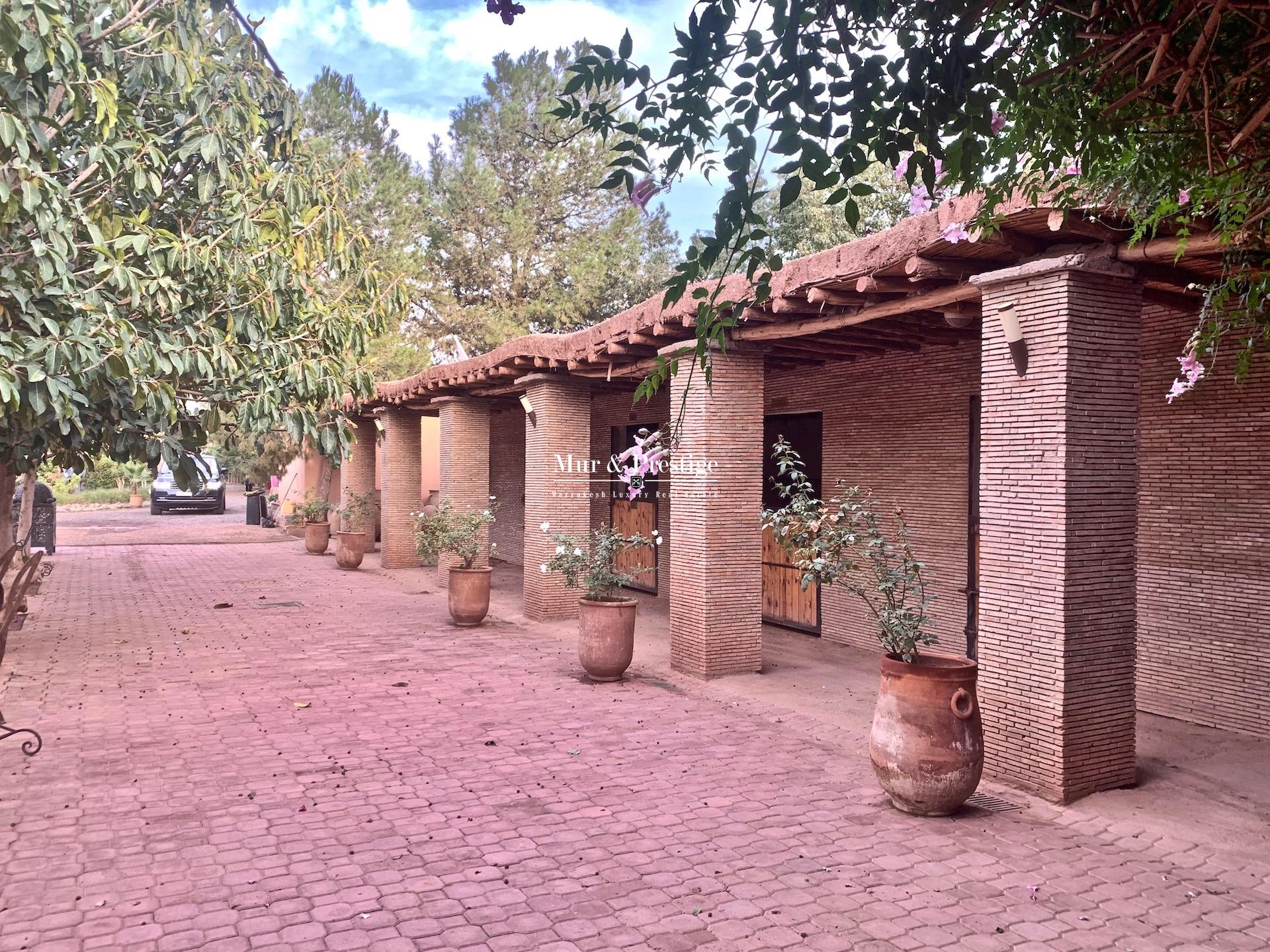 Propriété avec carrière et box à chevaux à vendre à Marrakech