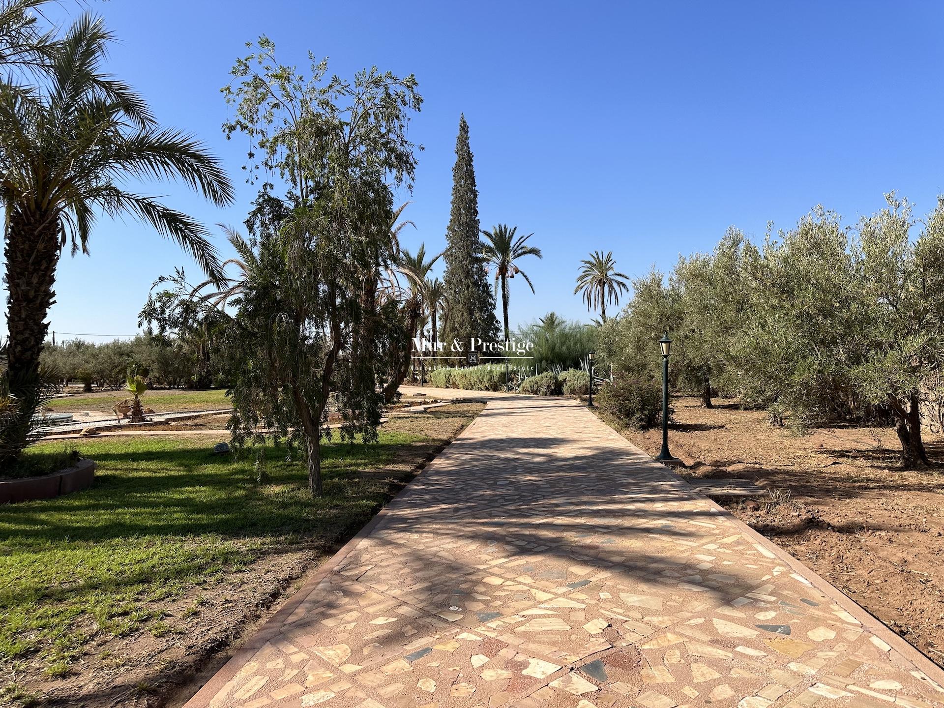 Maison De Charme à Vendre à Marrakech - Agence Immobilière