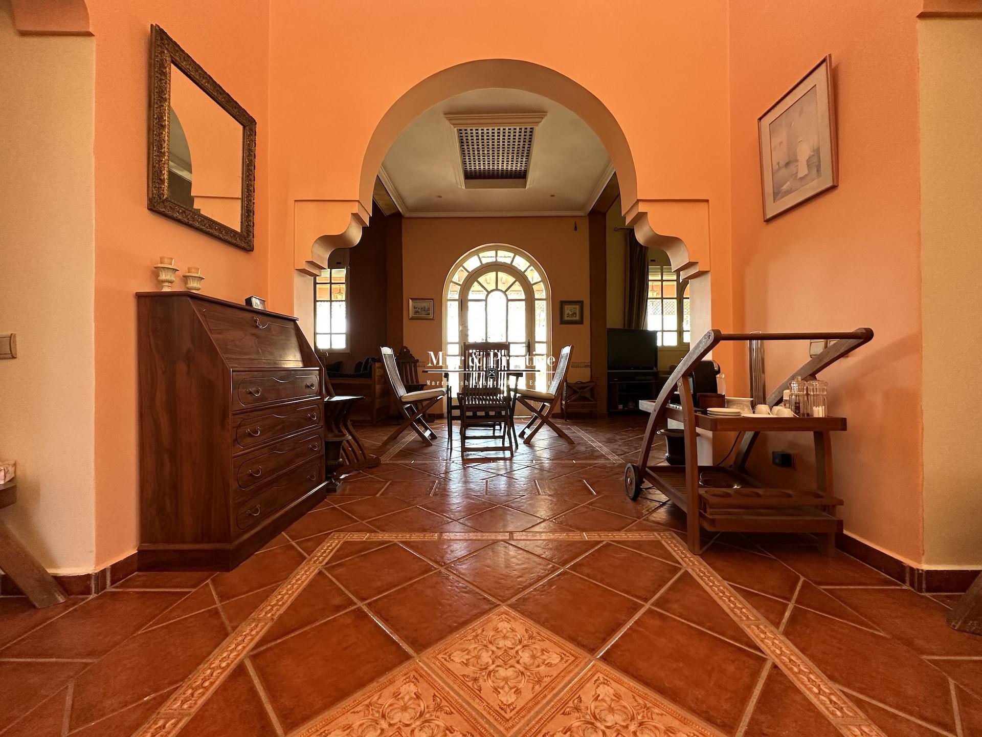 Maison De Charme à Vendre à Marrakech - Agence Immobilière