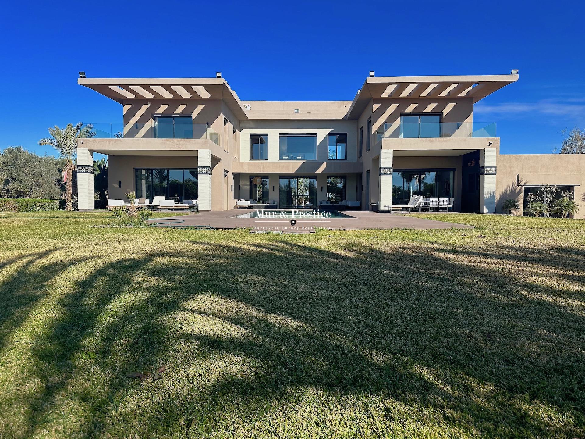 Maison Moderne à Vendre sur un Hectare