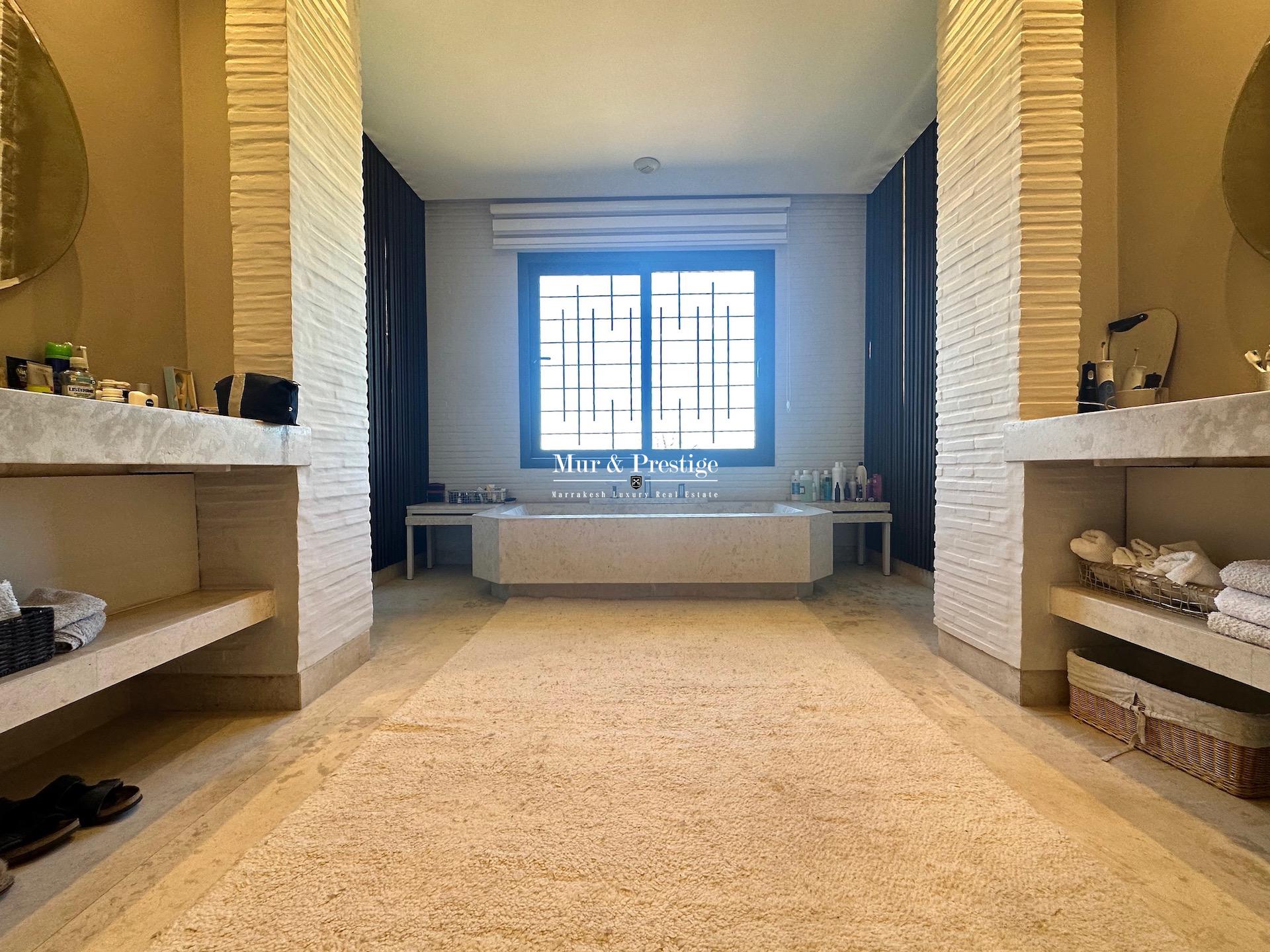 Maison Moderne à Vendre sur un Hectare