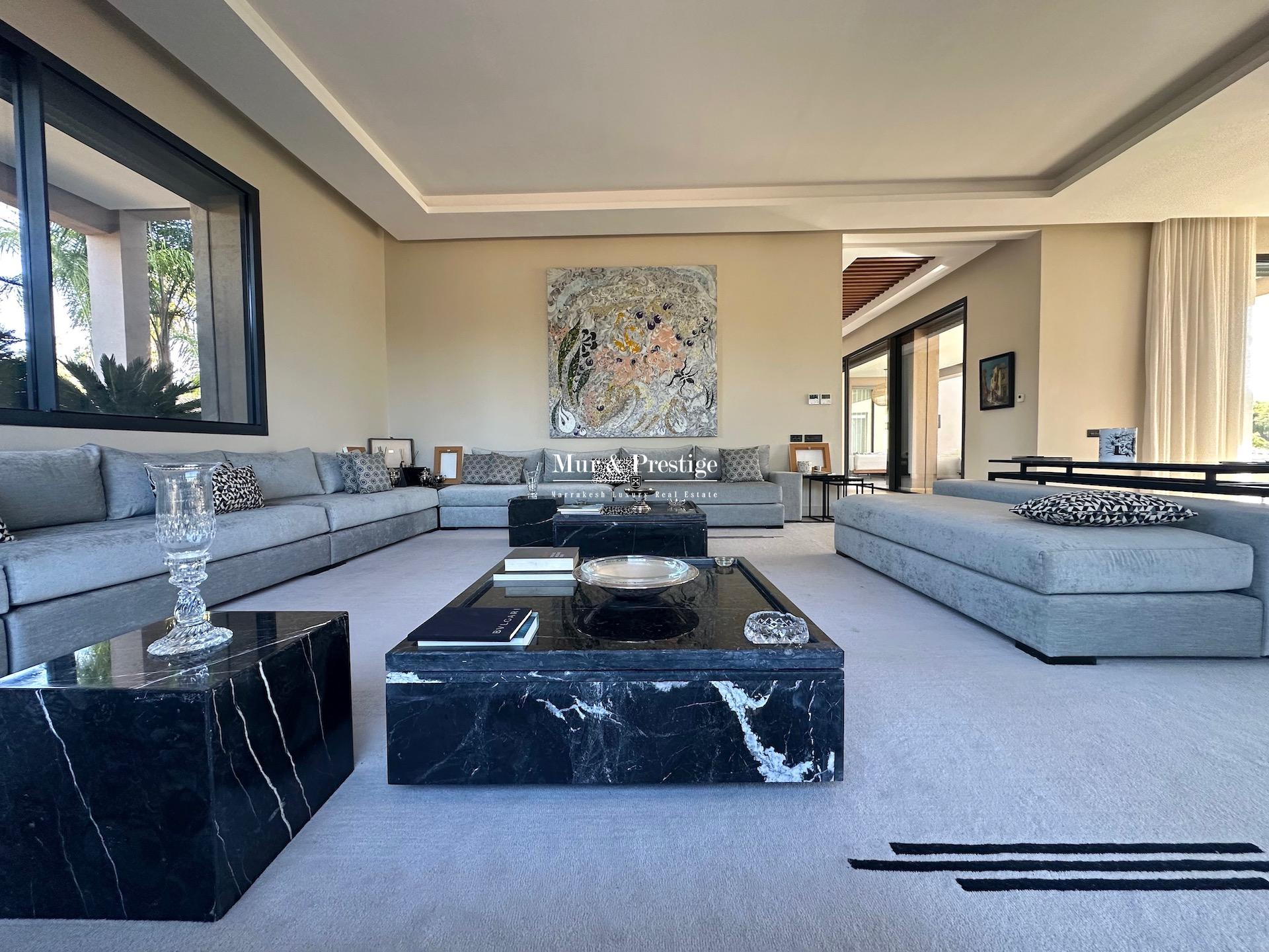 Maison Moderne à Vendre sur un Hectare